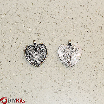 Glass heart cabochons with trays